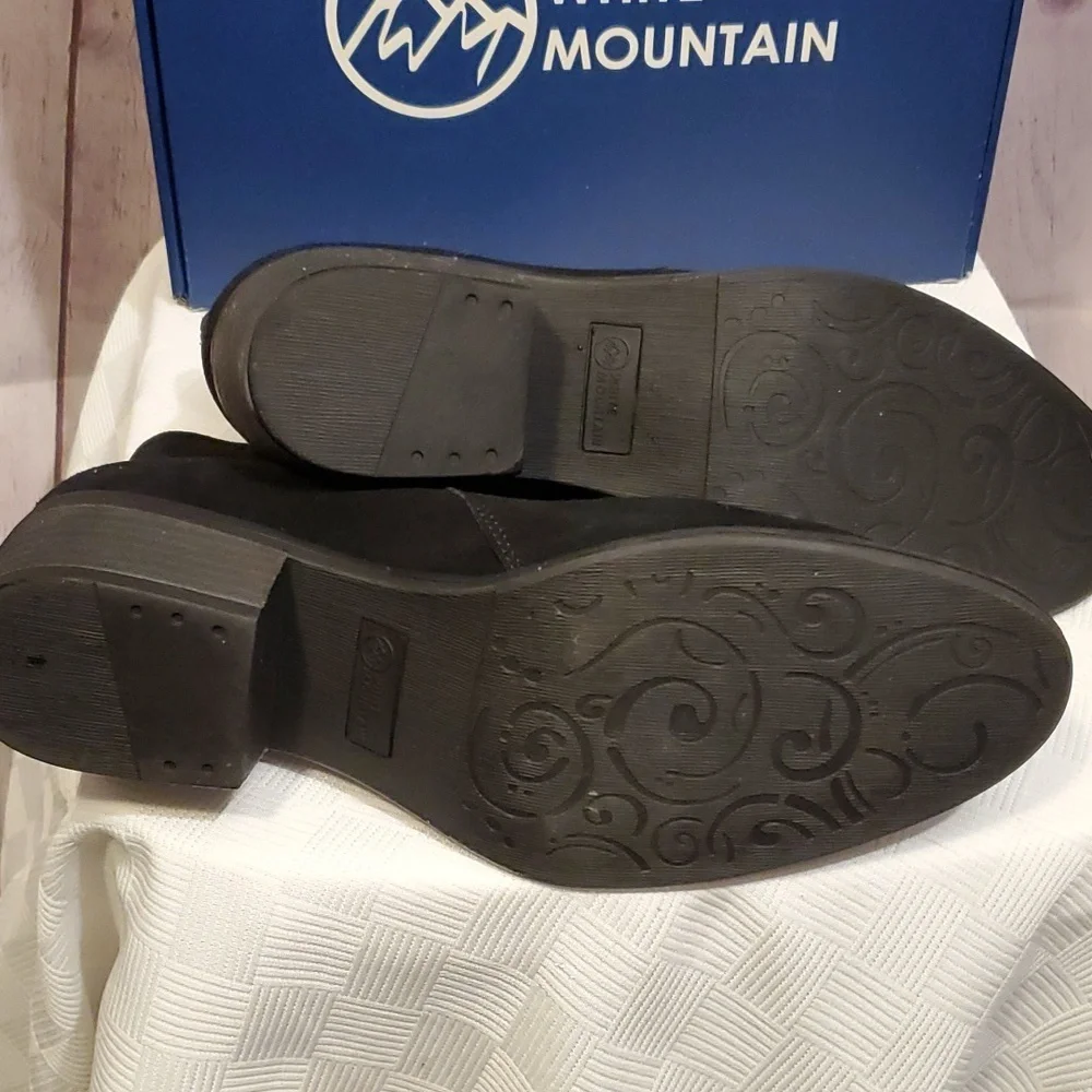 White Mountain Women's Side Zip Suede Leather Ankle Boot - Picture 6 of 8